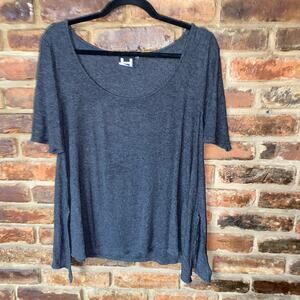 H by Bordeaux Gray Short Sleeve Asymmetrical Hem Top Women's Size Medium